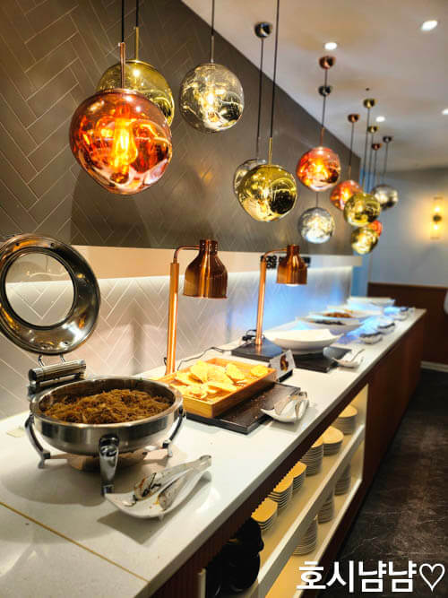 코다리덕장 샐러드바 고구마튀김 코너, 무한리필 가능