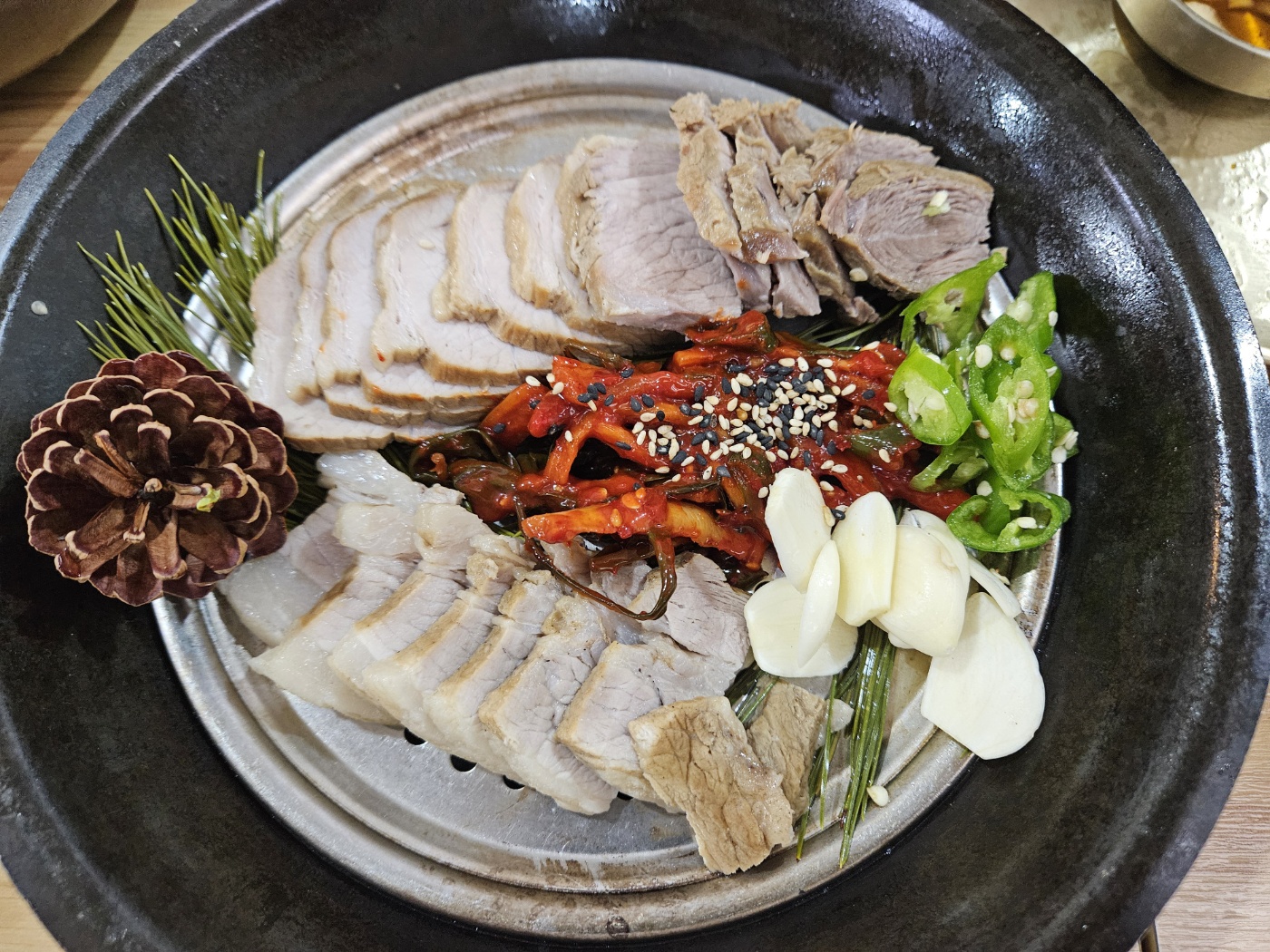 강원도 춘천 막국수 맛집, 명가 춘천 막국수, 수육 들기름 막국수 세트