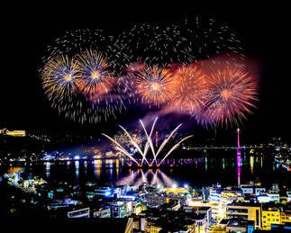 불꽃 축제 장면