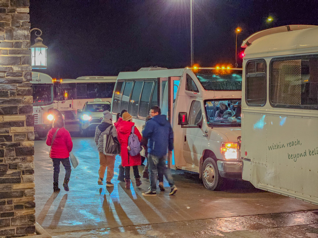 옐로나이프 오로라 투어 셔틀