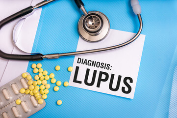 루프스 병 (systemic lupus erythematosus)&amp;#44; 전신성 홍반성 원인과 증상에 대해 알아봤습니다. 매우 생소한 이름인데요. 얼굴에 나비 모양으로 발진이 일어났다면 한번쯤은 의심해봐야 합니다. 루프스 병은 어디 병원으로 가야 하는지와 치료방법까지 천천히 읽어 보시기 바랍니다. 