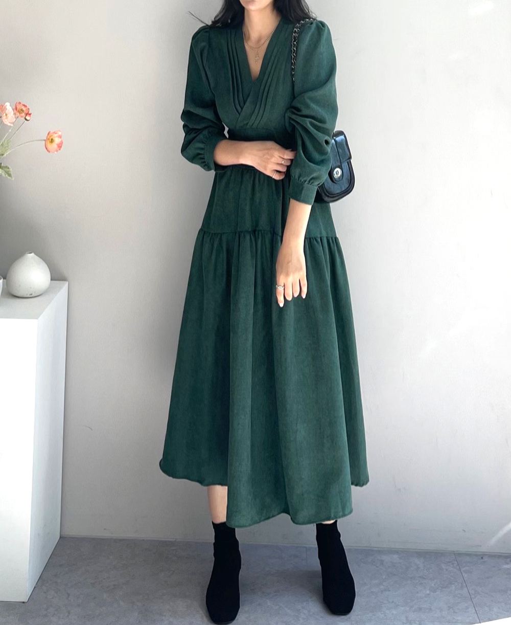 쉐이드 핀턱 브이넥 허리밴딩 코듀로이 겨울롱원피스