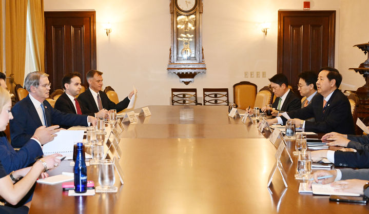 구윤철 베선트 회동