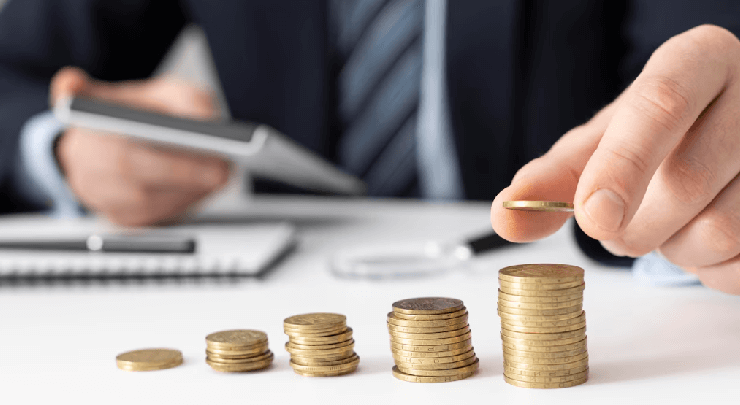 돈전을 세고있는 남자