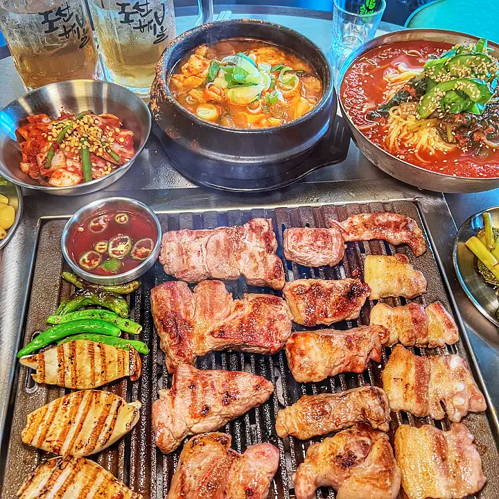 생방송오늘저녁 이겹살 월 매출 9천만원 모둠 돼지 구이 & 김치말이 국수 맛집 추천