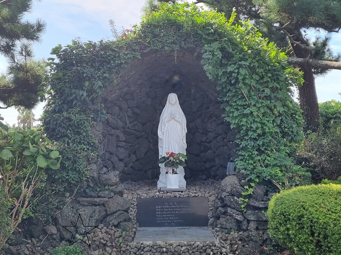 표선성당 성모동산 성모상 사진