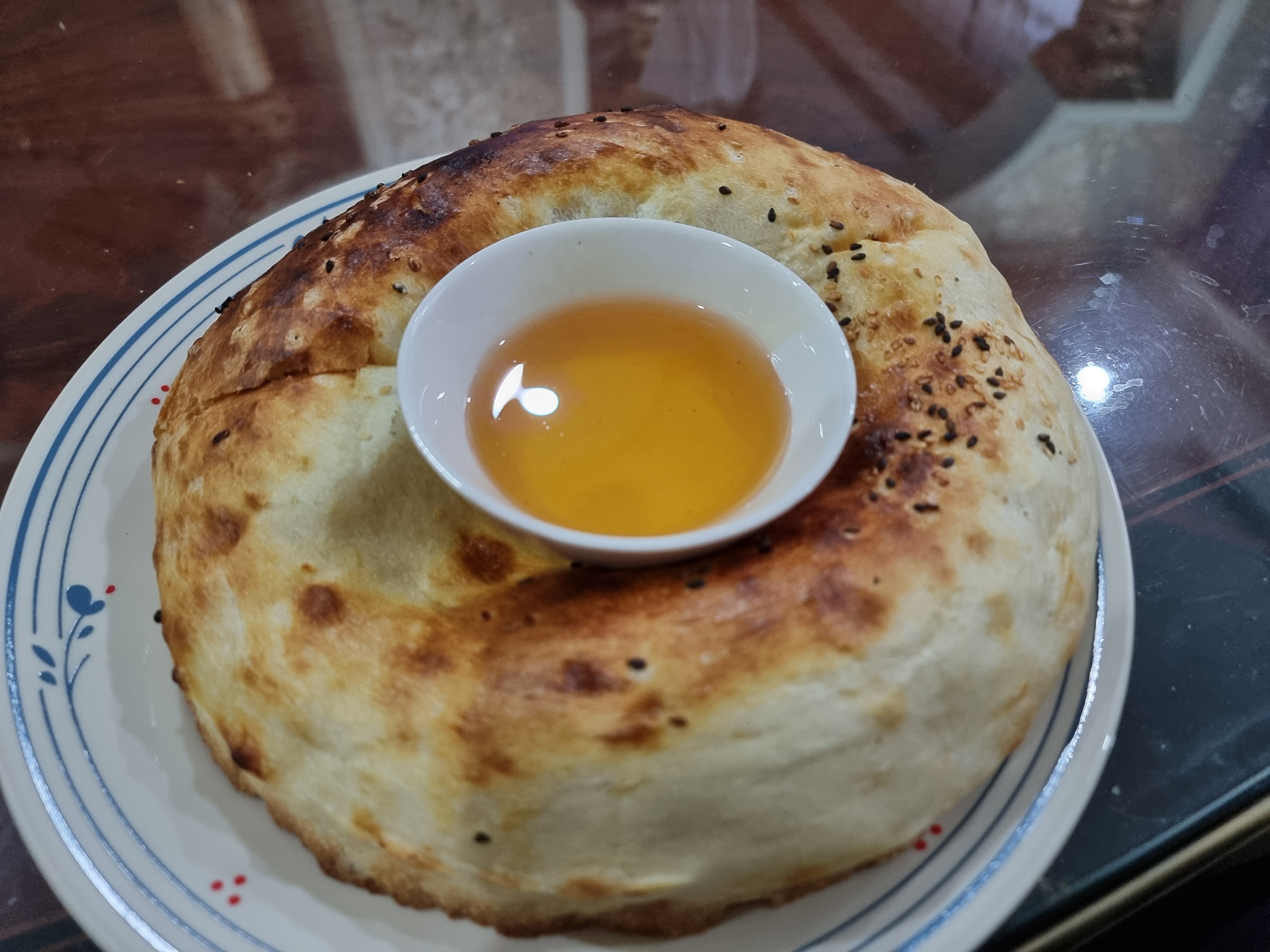 카이막과 꿀을 발라먹는 리뾰쉬까