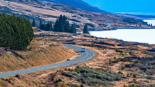 아름다운 뉴질랜드의 대표적인 여행지인 밀포드 사운드 가는 길