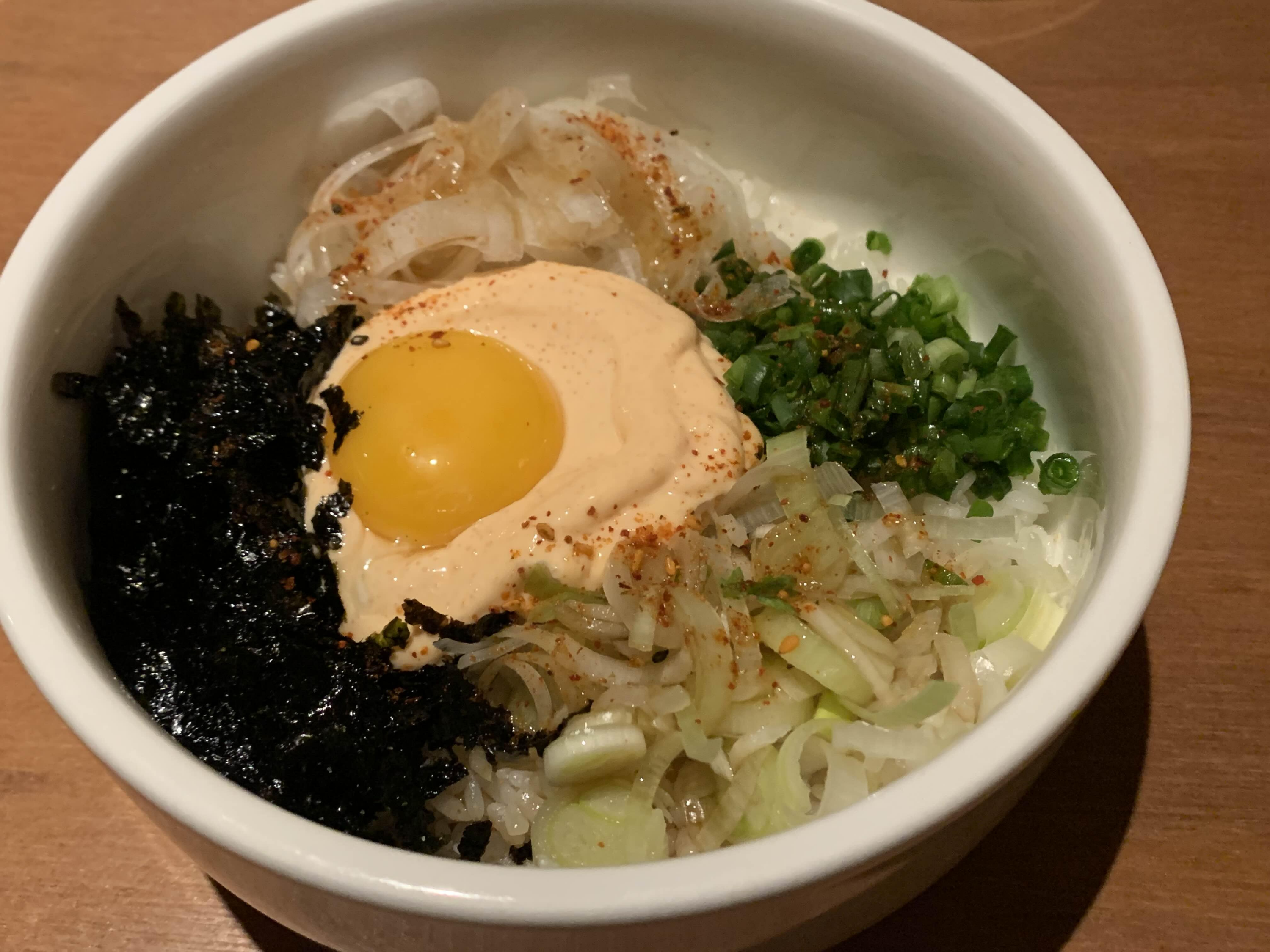 명란 마요가 잔뜩 올라간 덮밥