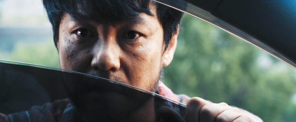 영화-차박-살인과-낭만의-밤-홍경인-스틸컷