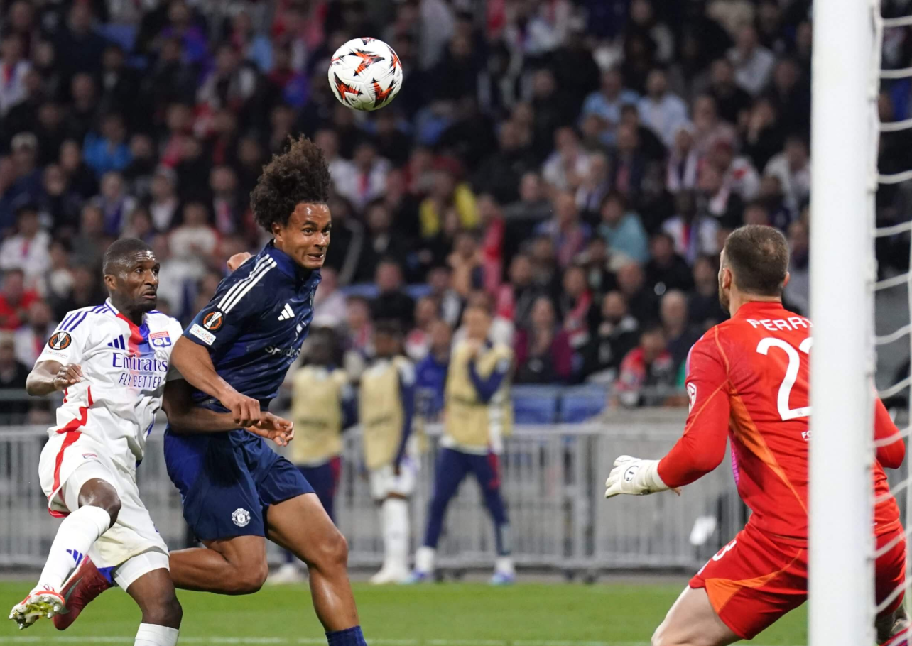 지르크지가 리옹을 상대로 골을 기록하는 장면