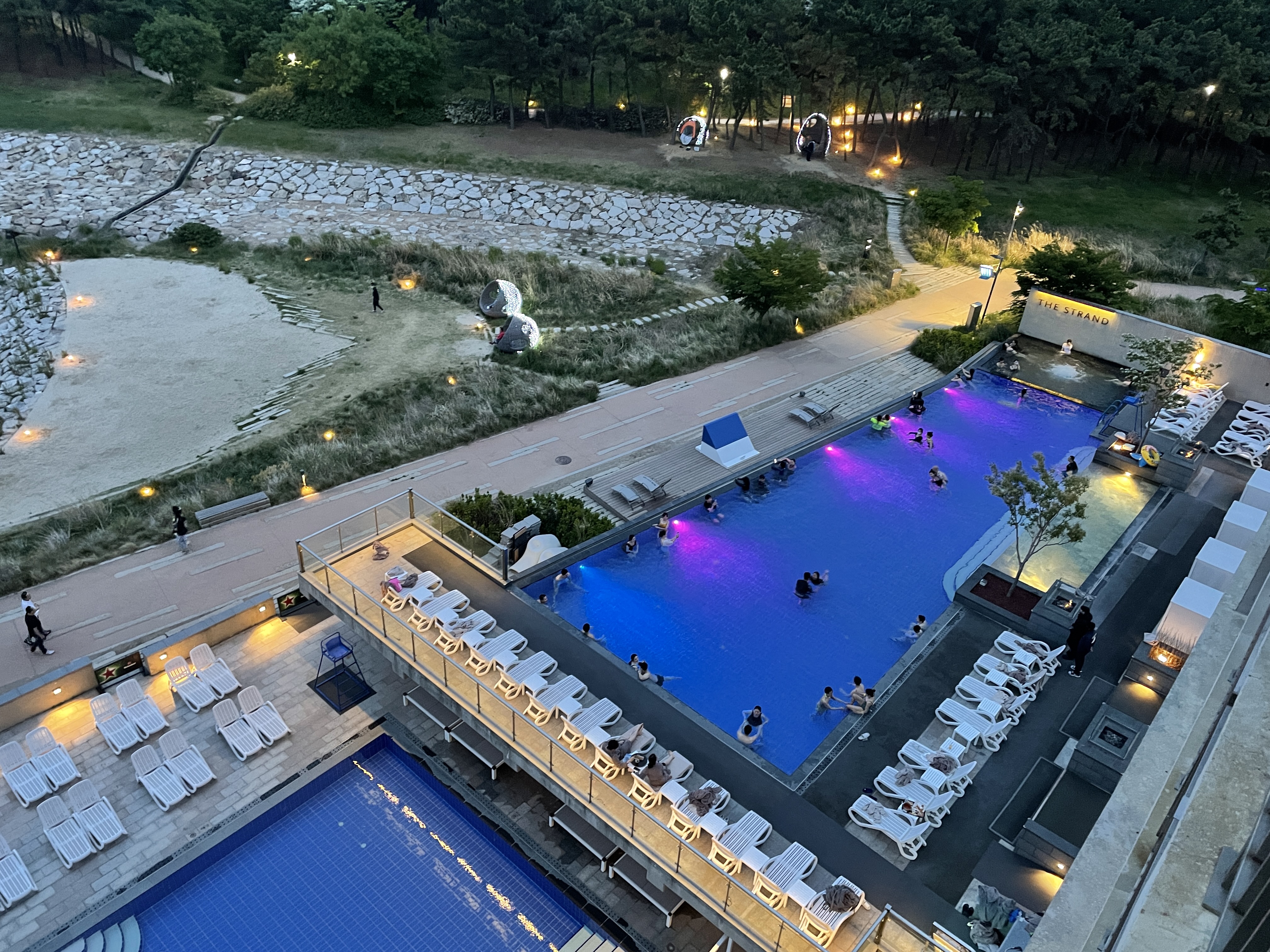 네스트호텔 수영장 더 스트란드