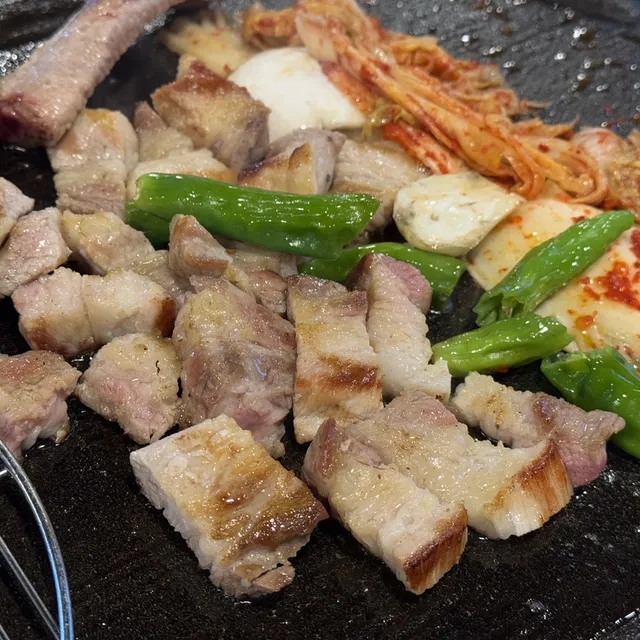 종로 석판돼지고기 '육석관'