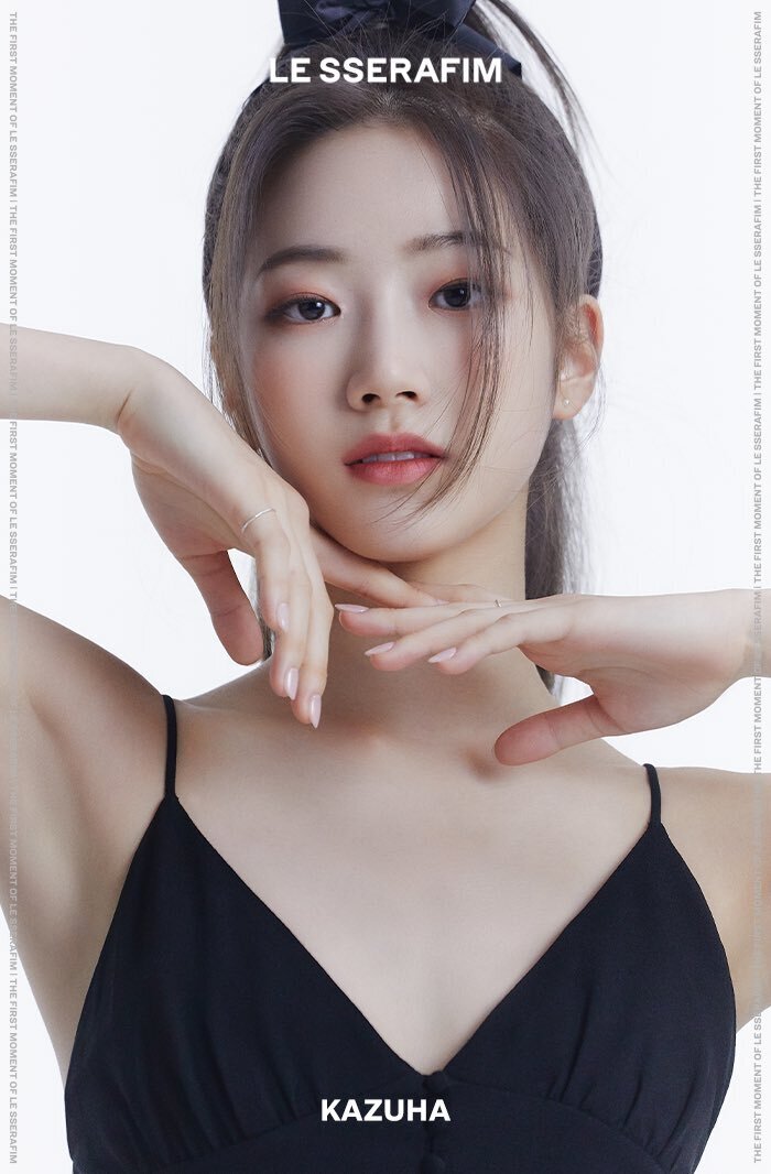 카즈하 르세라핌 나이 프로필 인스타 키 복근 화보 과거 레전드 실물 수지