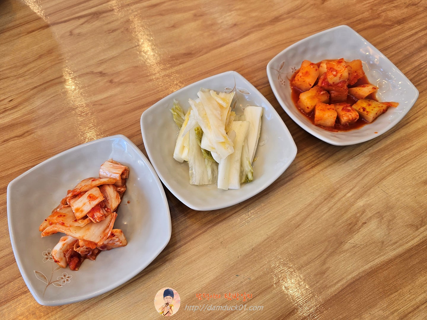장비빔국수와 굴국밥보쌈 반찬