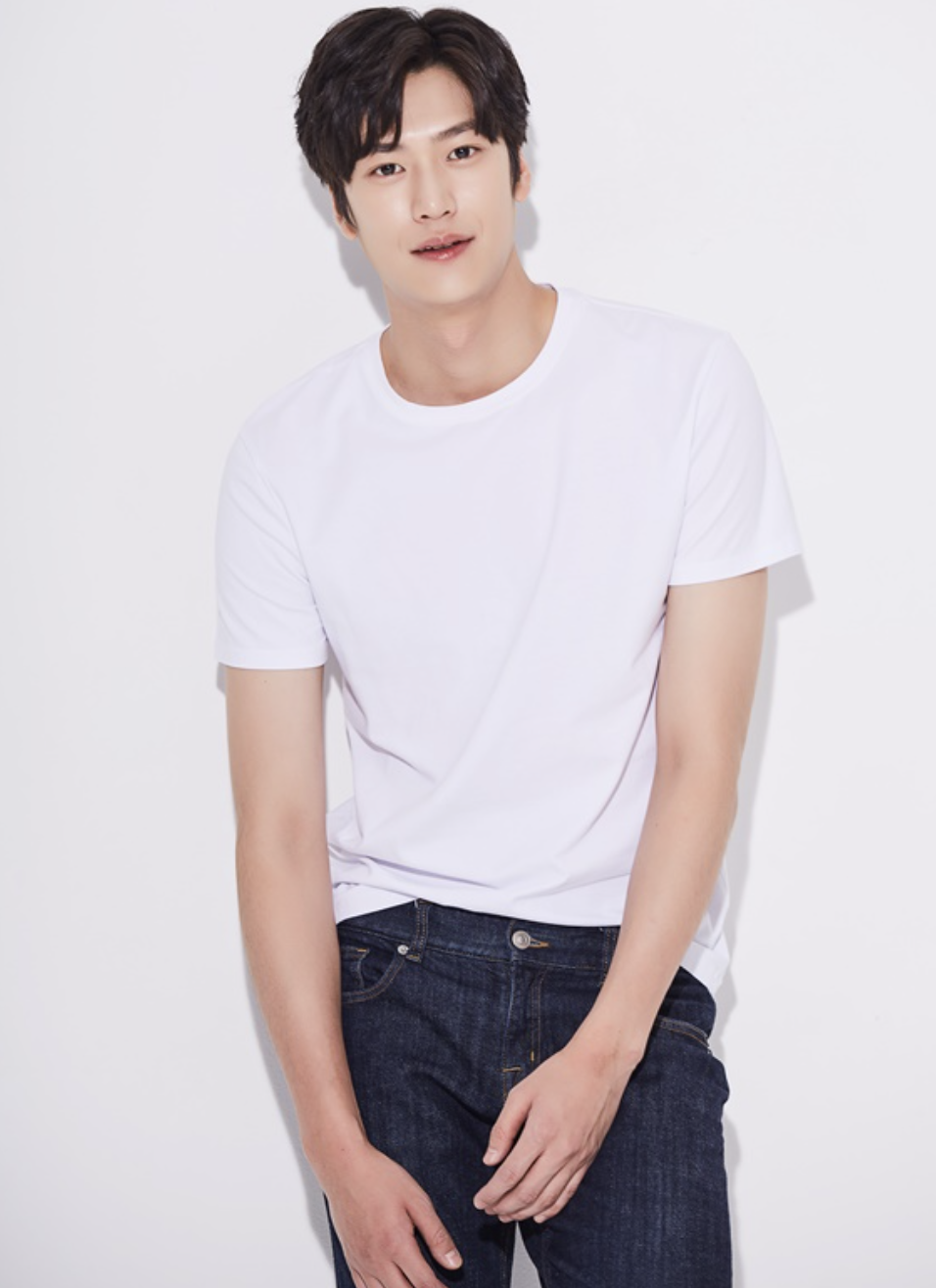 나인우 화보