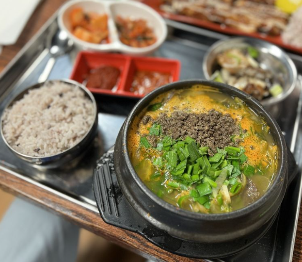 아줌마-순대국