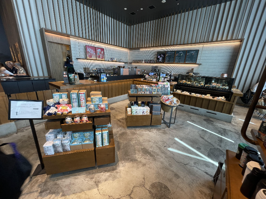 도쿄역 킷테 마루노우치 타워(구.도쿄 중앙 우체국) 스타벅스
