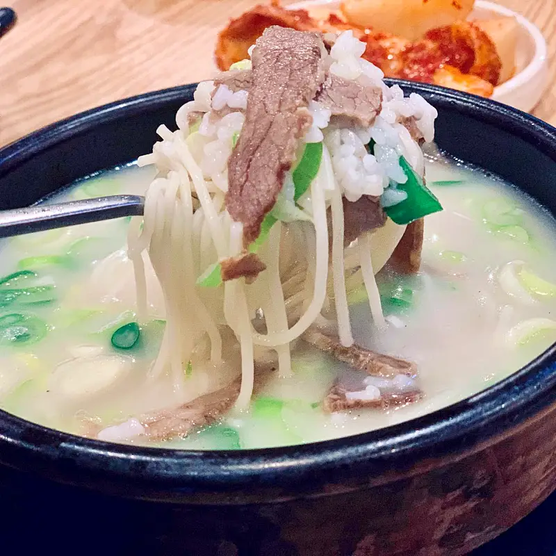 전국 택배 온라인 전화 주문 가능 가마솥에 3일간 푹 고은 한우 사골 곰탕, 매콤 칼칼한 곱창전골, 매운 소곱창 갈비찜 맛있는 식당 여주 여주아울렛 맛집 서민갑부 388회 방송 정보