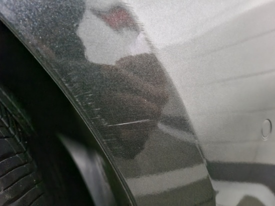 페인트 클린저 사용 후 잔기스가 남아 있다