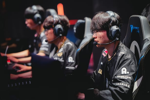 페이커는 그저 빛" T1, 롤드컵 역사상 최초 '스리핏' 달성! 통산 6회 우승 금자탑