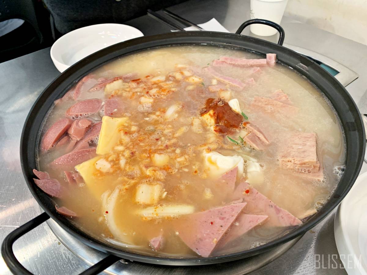 용산맛집-용산부대찌개-용산국제회관-부대찌개맛집-부대찌개-스테이크-미군부대찌개
