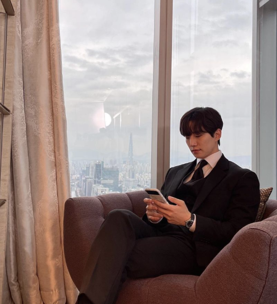 이준호 프로필 배우 드라마 가수 여자친구 작품활동 화보 캐셔로 사진