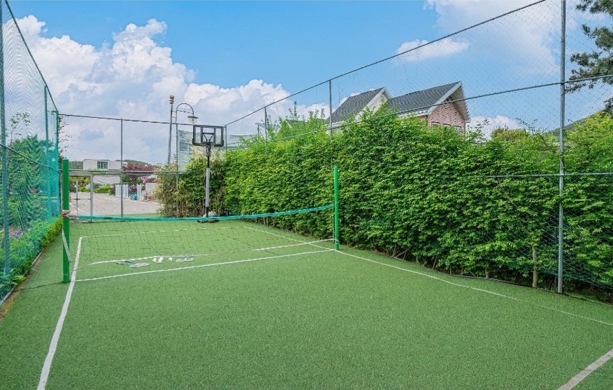 하우스684 플러스 족구장