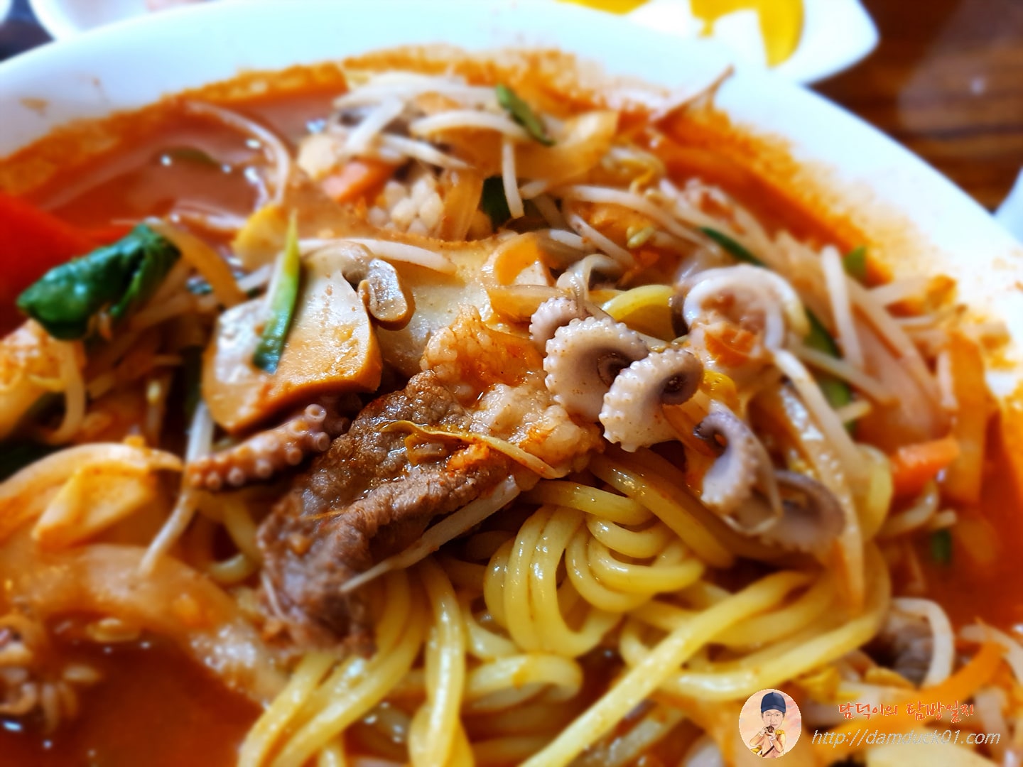 차돌박이와 다양한 해산물