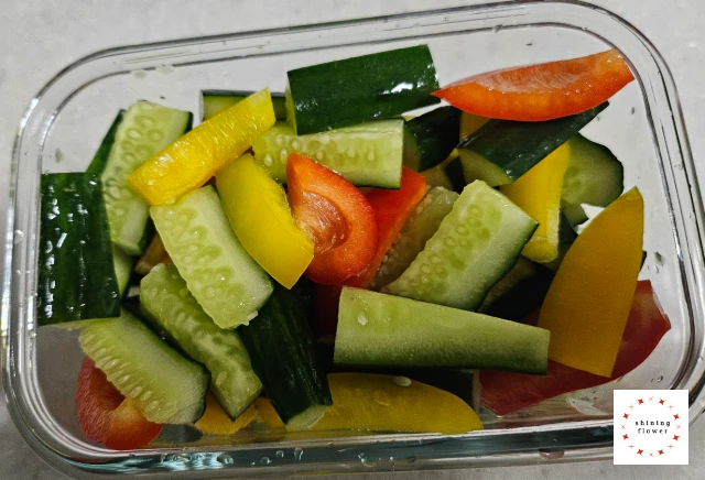 오이피클-열탕소독한 유리병에 야채 담아두기