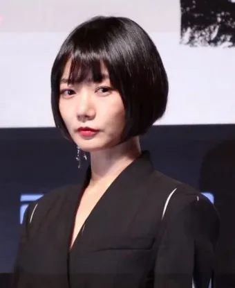 배두나 나이 키 프로필과 고향 학력 류승범 신하균 연애 남편 관계_53