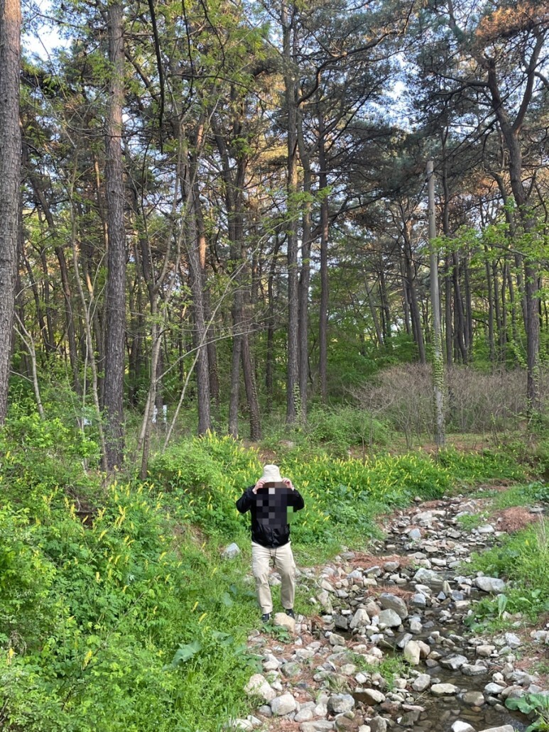 데일리룩(오뭘입)_ 세인트페인 벙거지모자 베이지, 퍼즈코치자켓 블랙, 무신사스탠다드 카고바지 베이지, 나이키 코르테즈, 남자코디 , 남자데일리룩, 남자데일리코디, ootd