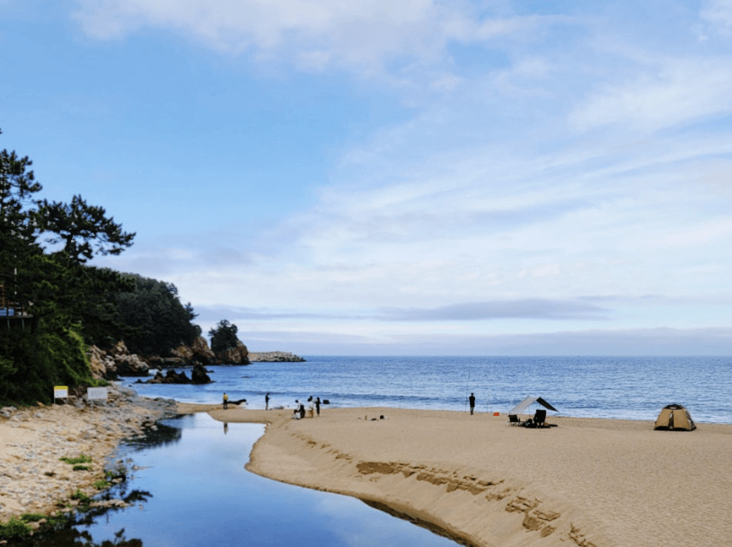 한섬해변과-한섬감성바닷길