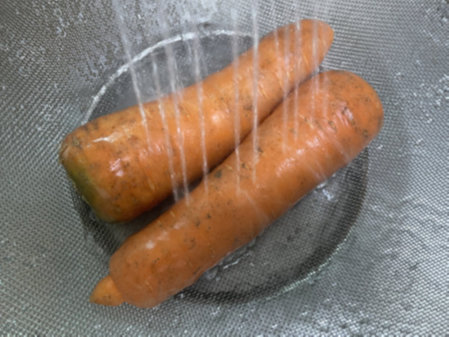 당근라페 만들기 - 당근 손질, 깨끗하게 씻기