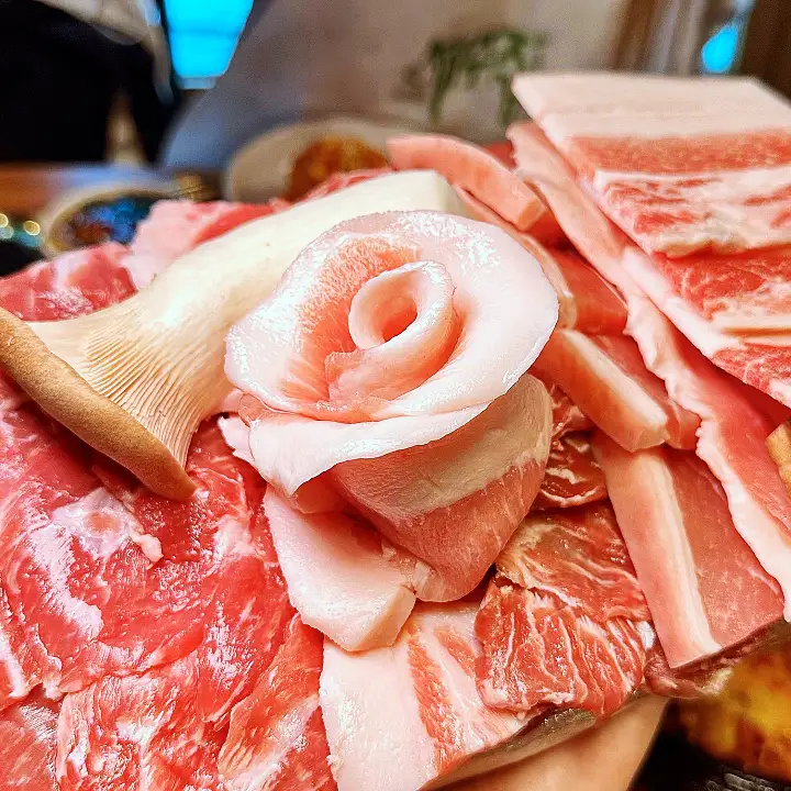 줄서는식당 48회 홍수현 제주 흑돼지 냉삼 꽃치마살 관자 구이 순두부찌개 비빔칼제비 강남 압구정 고기집 맛집