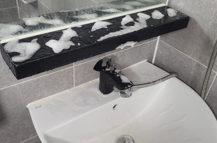 세면대 선반 물때 화장실 청소 유한락스 멀티액션 화장실청소용