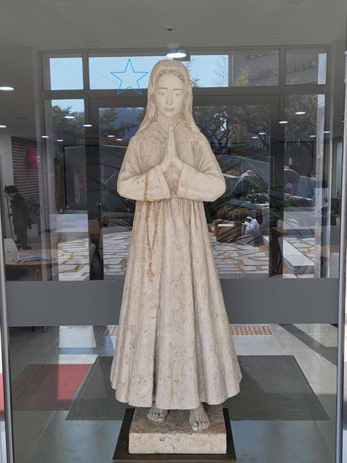 항동성당 성모상