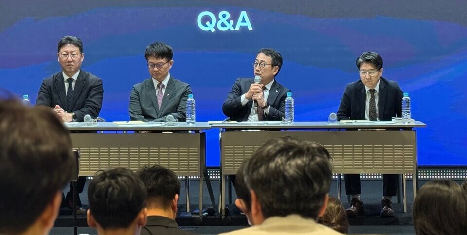 신규가입 중단부터 유심 1000만장 확보까지, SKT의 전면 대응