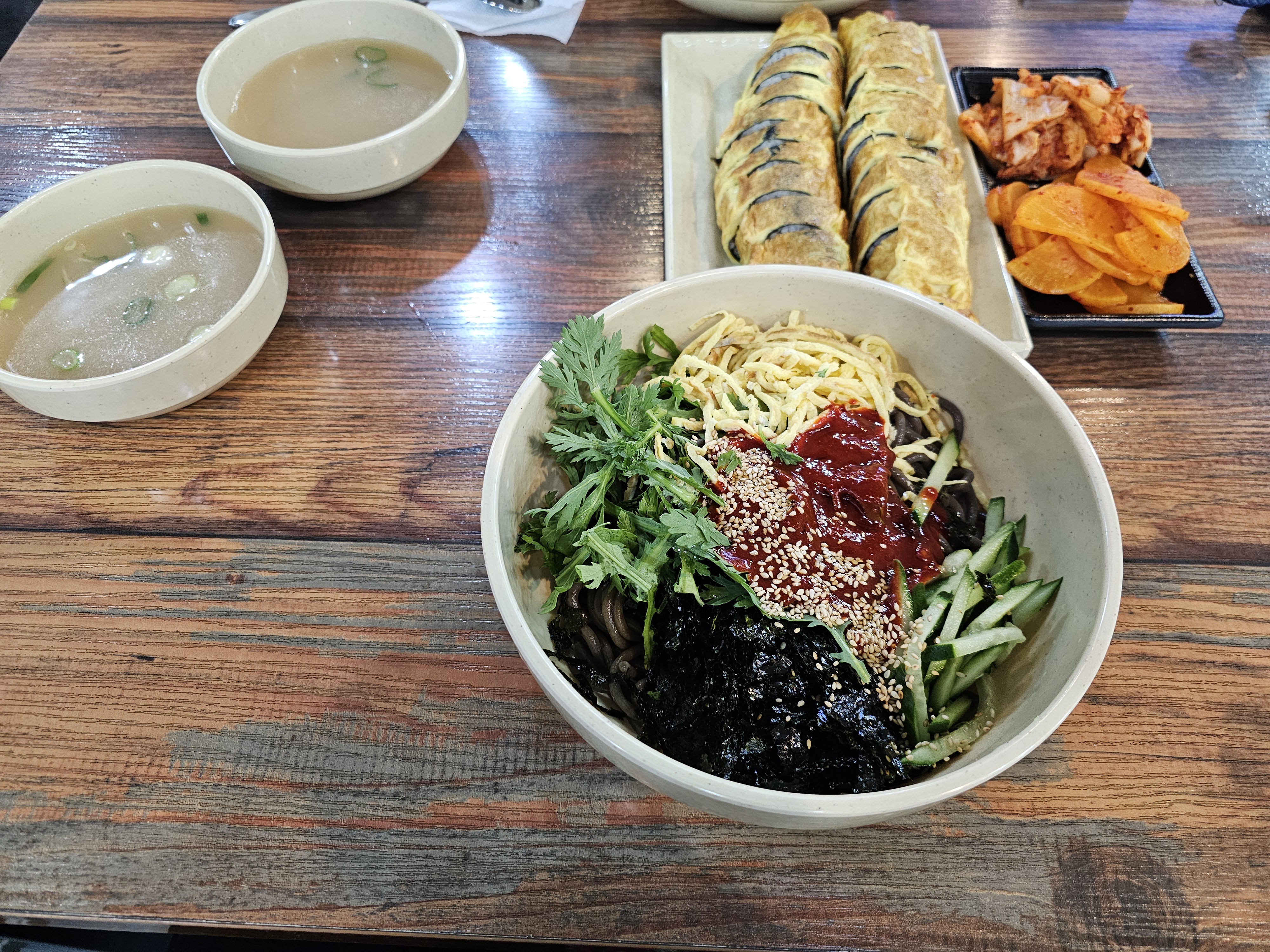 오목골 메밀비빔 계란말이김밥