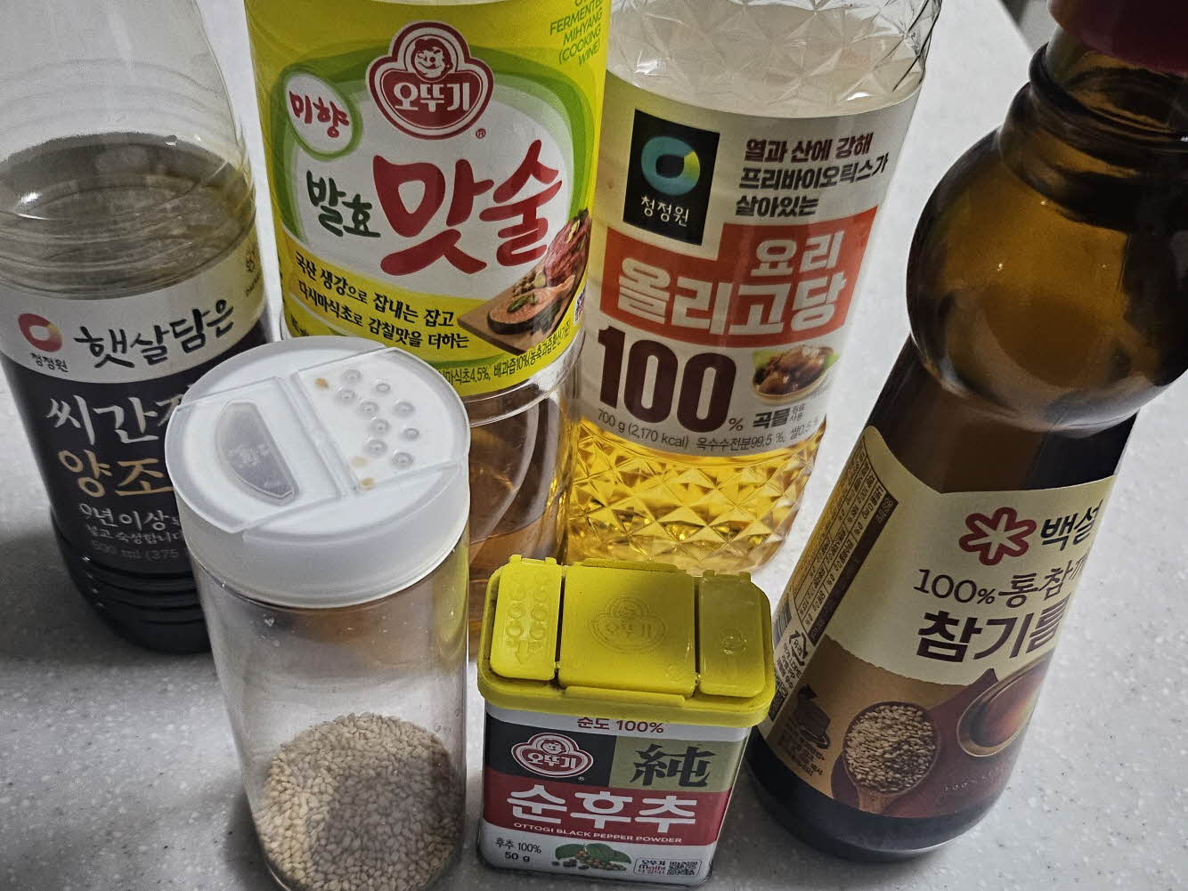 맛술-간장-올리고당-참기름-통깨-후추