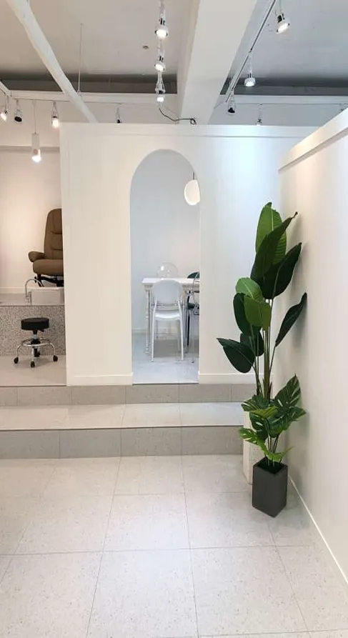 아리니 네일엔래쉬