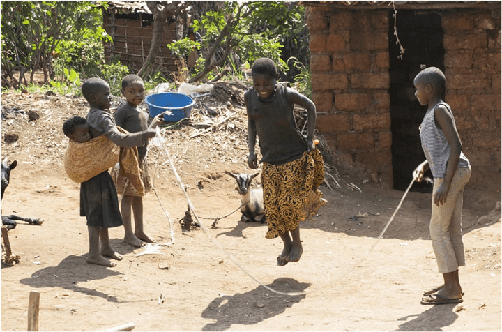 줄넘기-하는-흑인-아이들