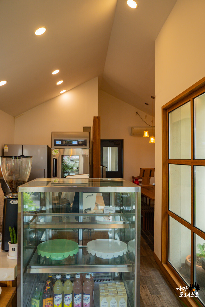 종달리 만나빵집 내부 인테리어