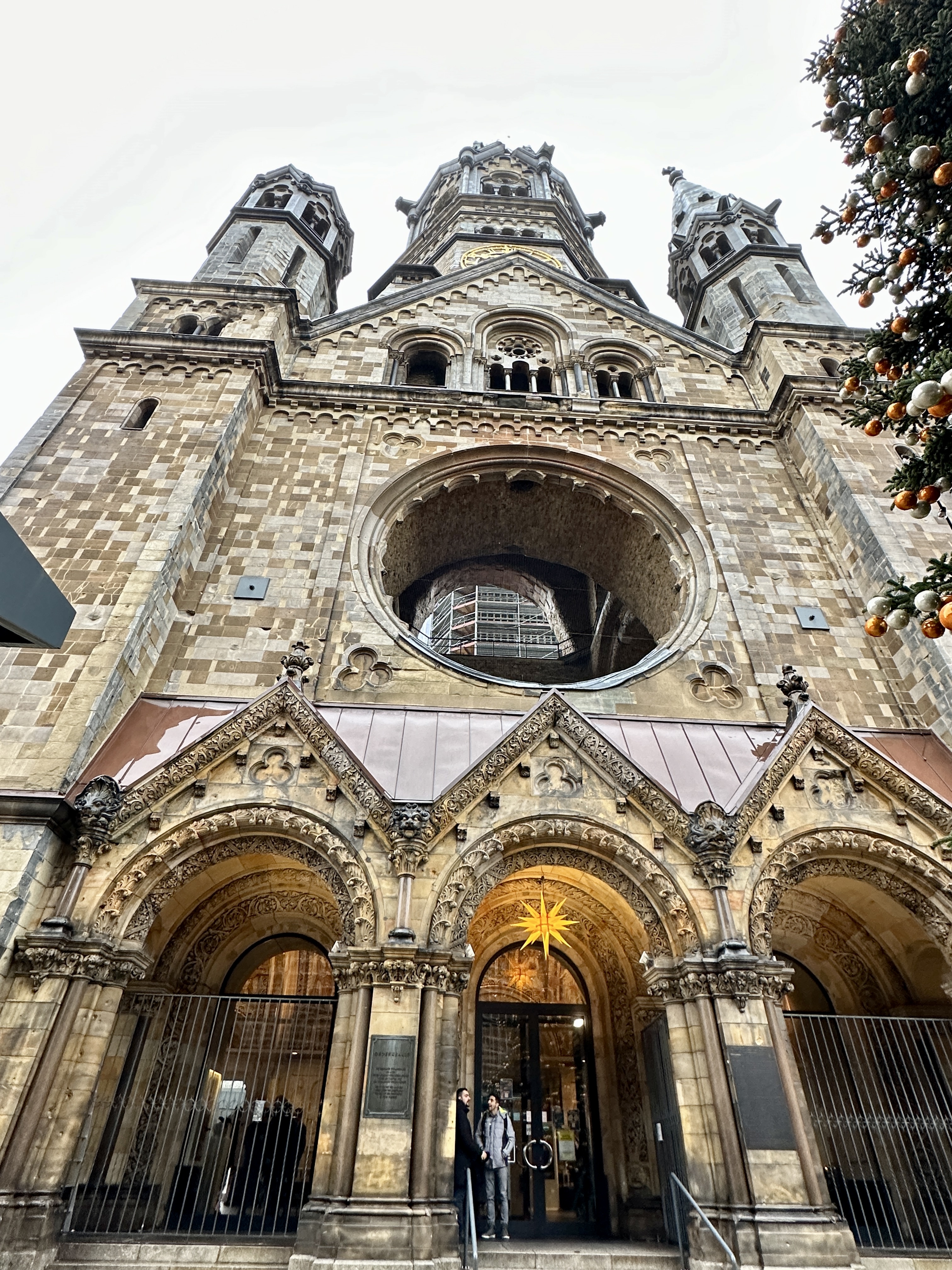 베를린 카이저 빌헬름 기념 교회 입구