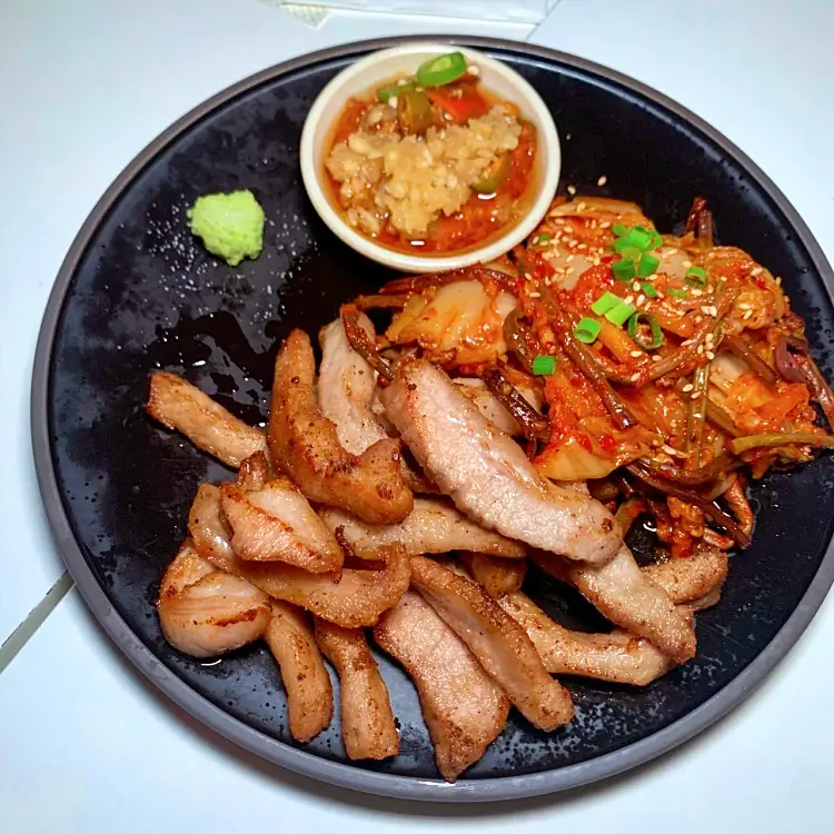 소문의맛집 우리들의 차차차 트루디 이대은 족발 보쌈 매운 등갈비찜 육전 맛있는 한식 주점 압구정역 신사역 강남 맛집 위치 메뉴 가격 정보