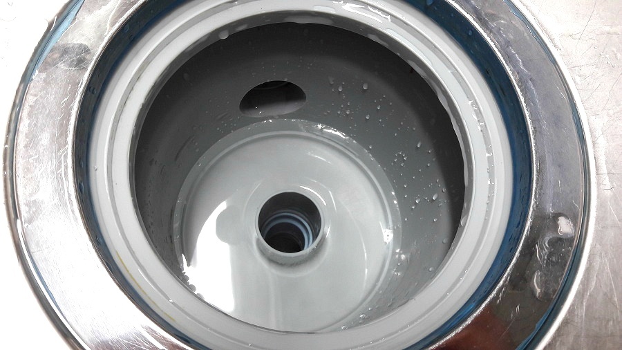 여름철 하수구 냄새 정기적 청소 