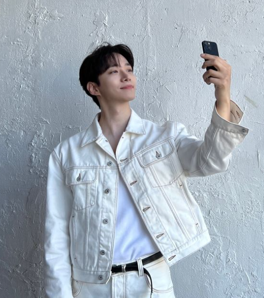 이준호 프로필 배우 드라마 가수 여자친구 작품활동 화보 캐셔로 사진