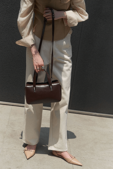 LOEUVRE 루에브르 - Sac de Rue Small 모델컷 2