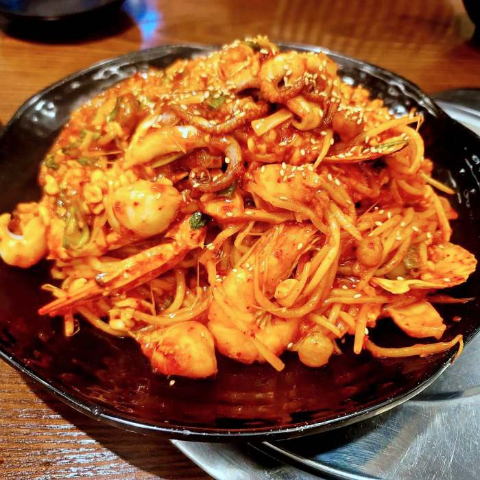 단돈 6천원 푸짐한 아귀찜 한 접시 아구찜 해물찜 대전 갈마동 맛집 추천 생방송투데이 맛있고 싸다고
