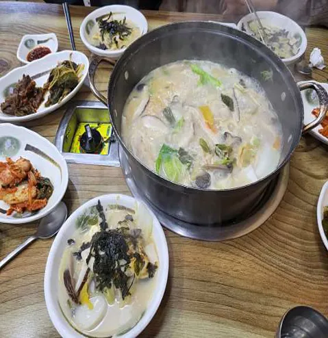 닭치고칼국수